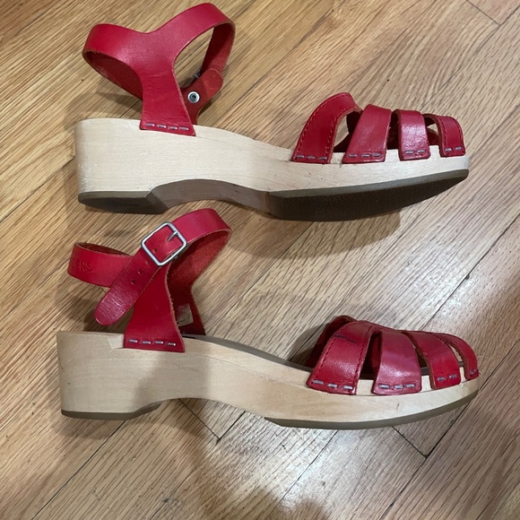 SWEDISH HASBEENS Red leather clogs wmns size 7-7.5 - Picture 2 of 4